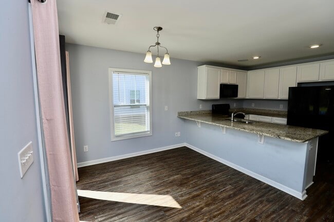 Building Photo - 1009 Providence Plantation Dr