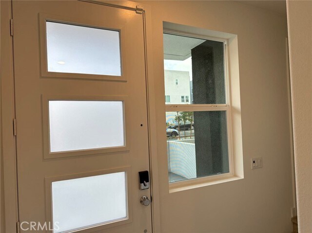 Building Photo - 206 Sash