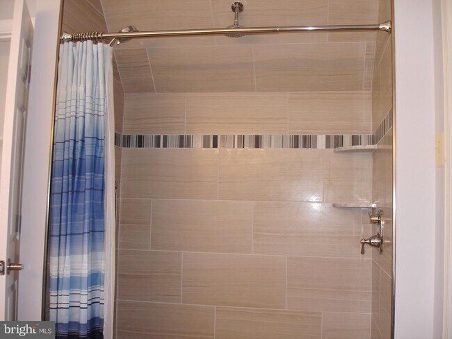 Building Photo - 1219 Bayside Rd