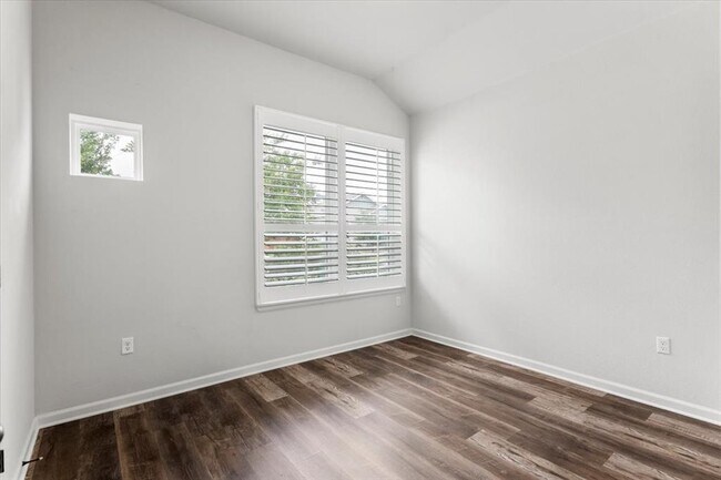 Building Photo - 7909 Catbird Ln
