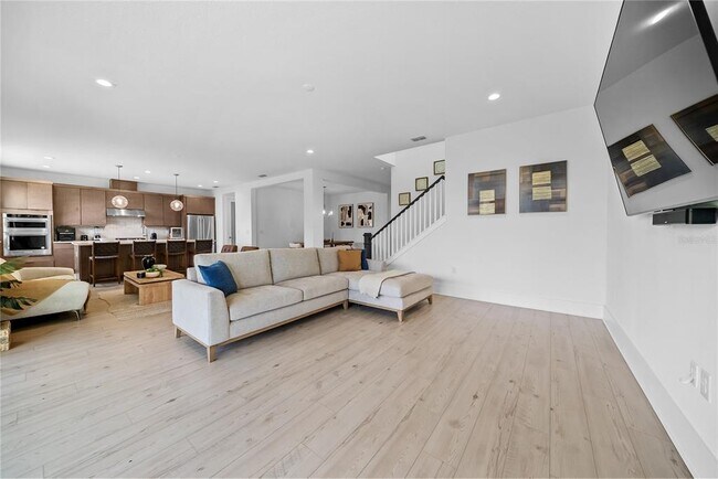 Building Photo - 1694 Pinecliff Dr