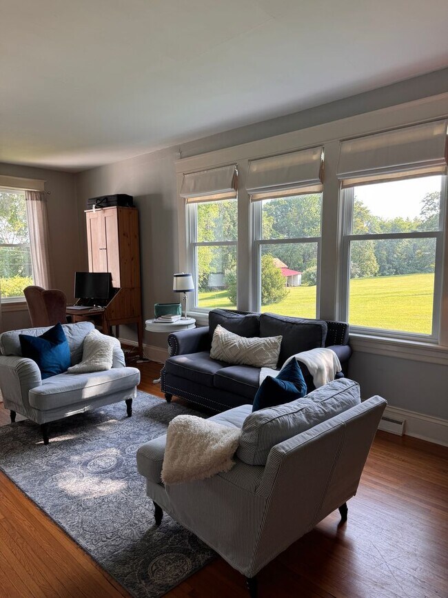 Building Photo - 4 Bedroom || 3 Bathroom Home on 2 Acres