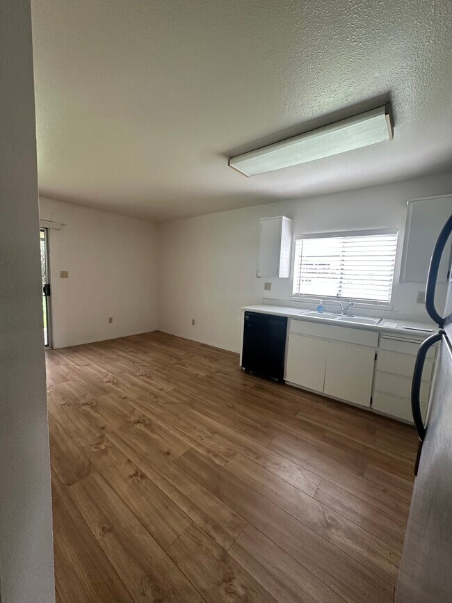 Building Photo - 2521 Casita Dr