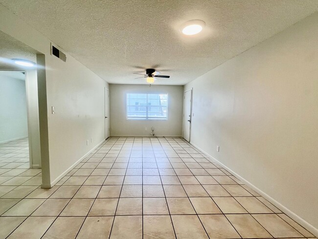 Building Photo - 7108-7108 S Kissimmee St