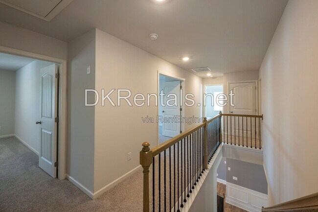 Building Photo - 7095 Evening Dew Dr