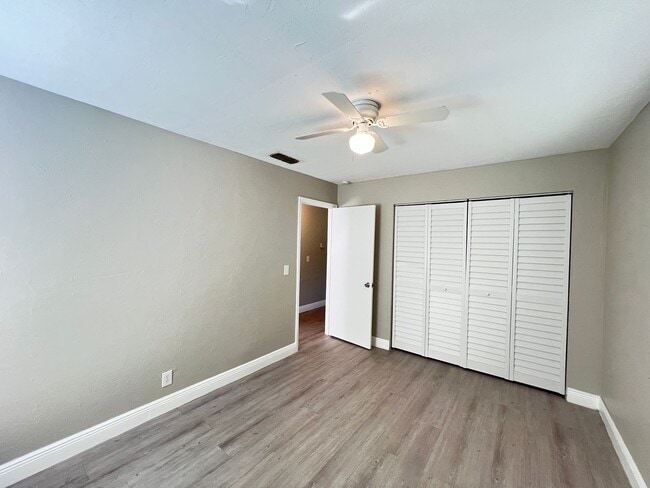 Building Photo - Charming Renovated 2-Bedroom Home in Ocala – Lawn Care Included!