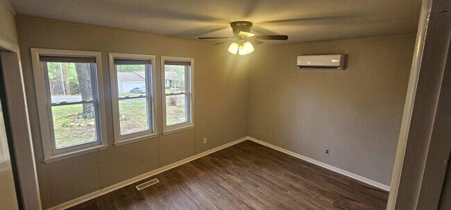 Building Photo - 2 Hope Dr