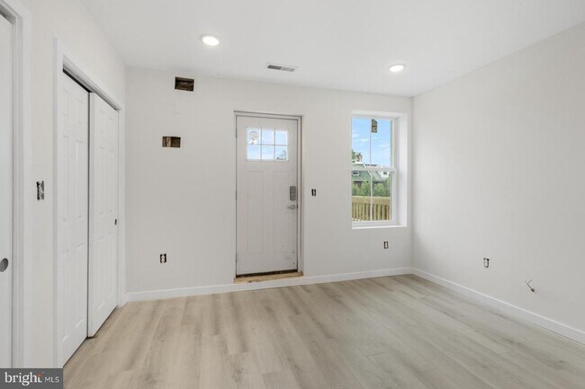 Building Photo - 223 S 45th St