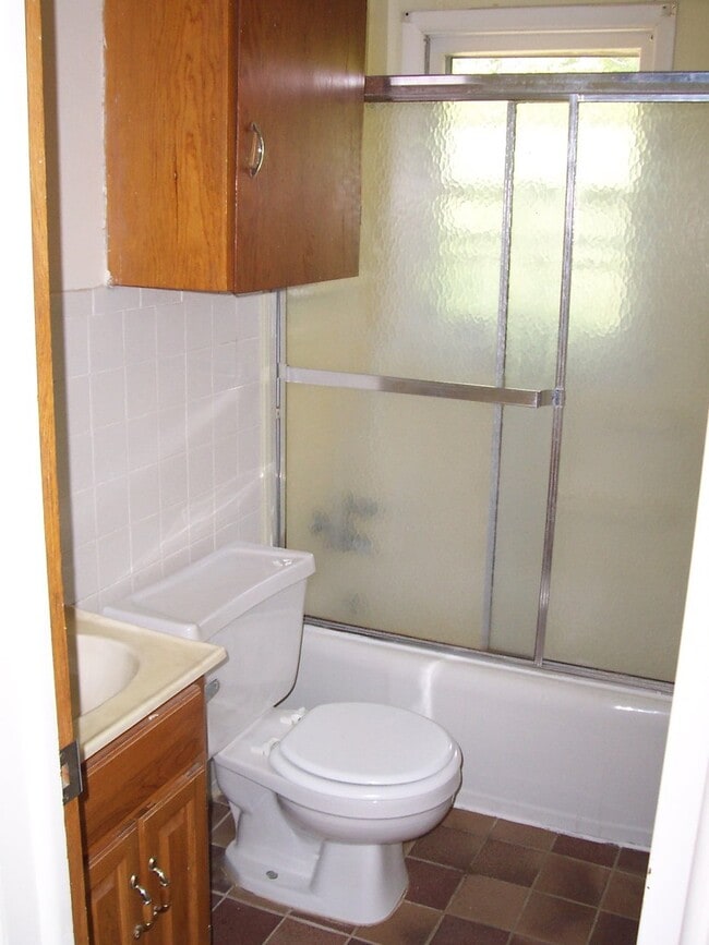 Building Photo - 2110 Elm Ln