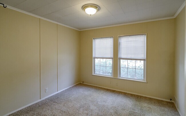 Building Photo - ***VERY NICE 3/2*S.HIGHLANDS*