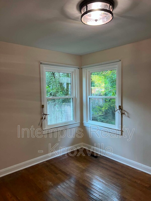 Building Photo - 304 Sarvis Dr