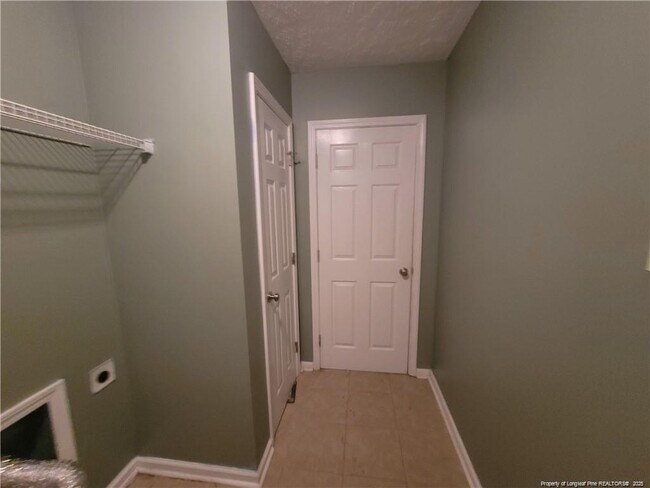 Building Photo - 3608 Crosswinds Dr