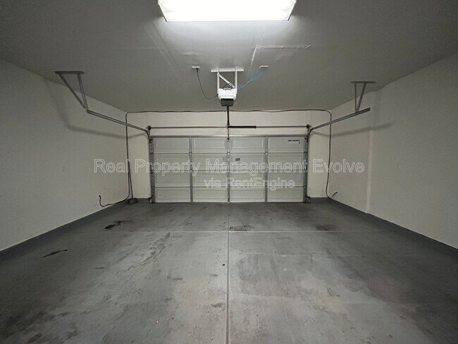 Building Photo - 2632 N 73rd Glen