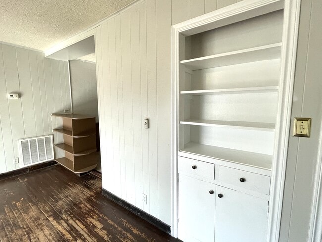 Building Photo - 111 5th Ave NW