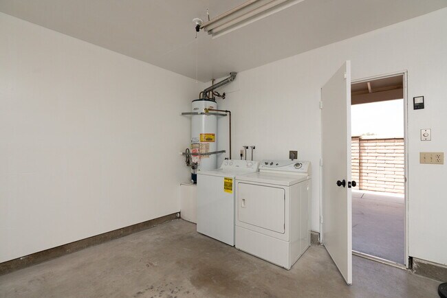 Building Photo - 1025 Plover Way