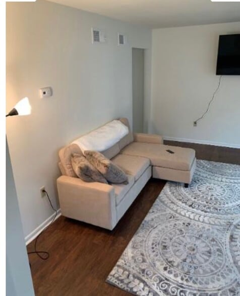 Living room - 134 E Chapel Ave