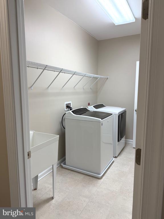 Building Photo - 20396 Roslindale Dr