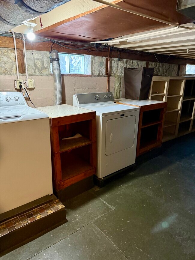 Building Photo - 3251 N Osage Ave