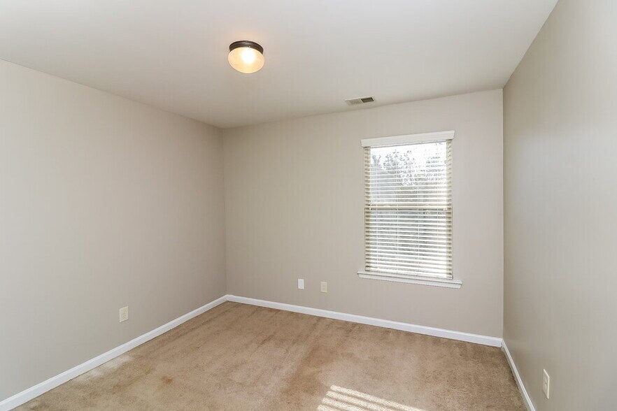 Building Photo - 6035 Gladiola Way