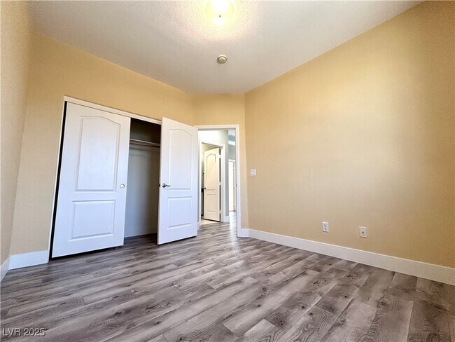 Building Photo - 10824 Vineyard Pass St