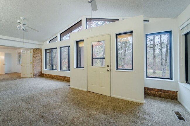 Building Photo - 6 Sonora Way