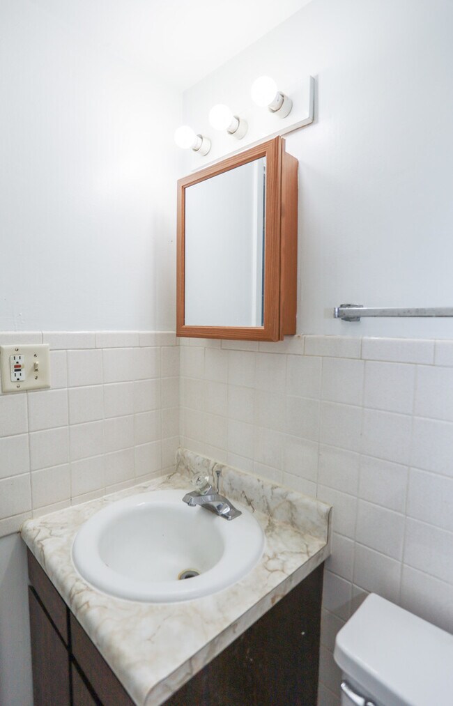 Building Photo - 126 W Washington St