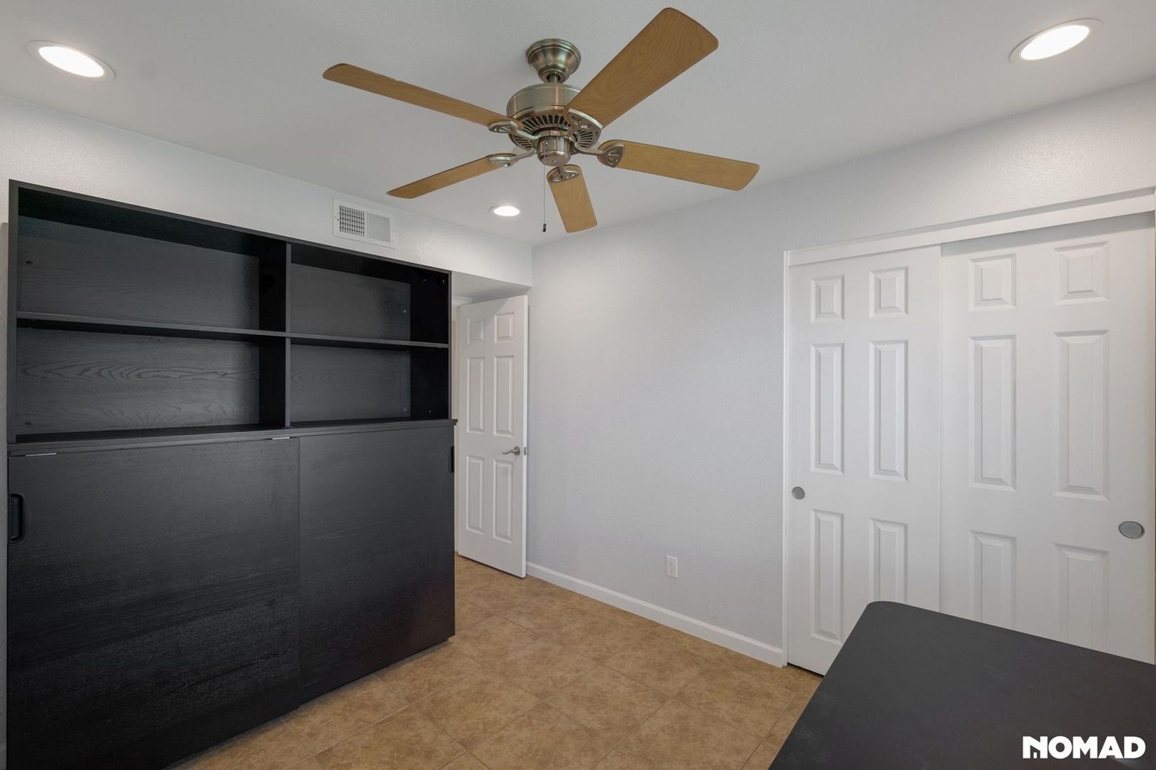 Building Photo - 1049 N Granite Reef Rd