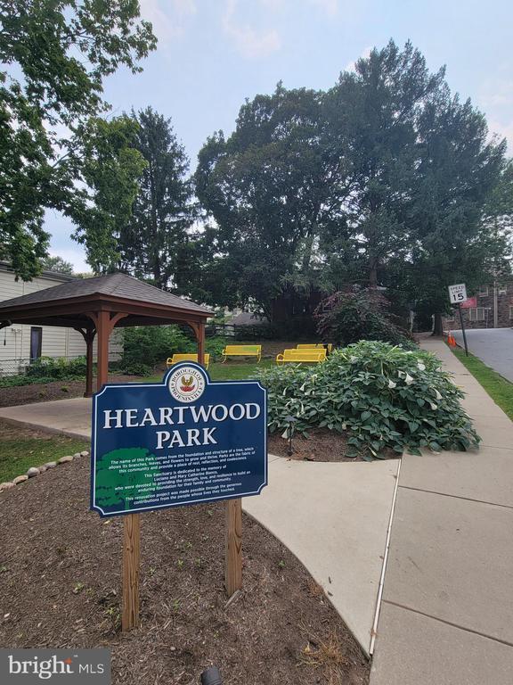 Building Photo - 136 Bridge St