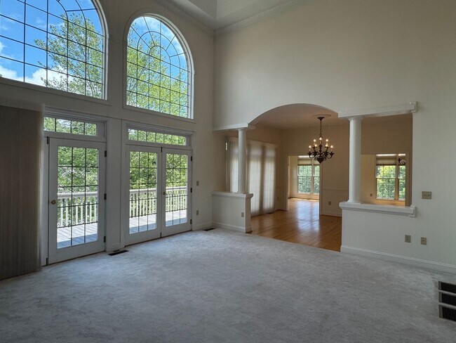 Building Photo - South AVL - Grand Residence in The Cotswol...
