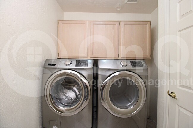 Building Photo - 16257 S 12th Pl