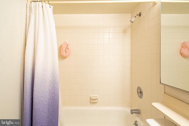 Building Photo - 2018 Walnut St