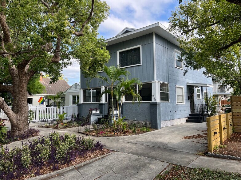 Building Photo - 228 12th Ave N