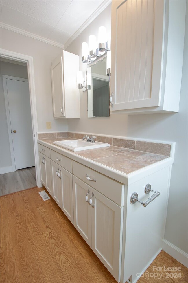 Building Photo - 111 Clement Dr