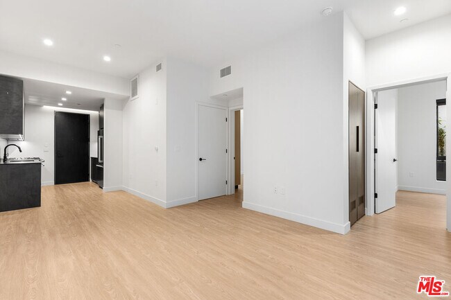 Building Photo - 3667 Keystone Av
