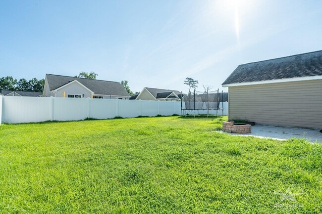Building Photo - 170 Woodland Pk Lp