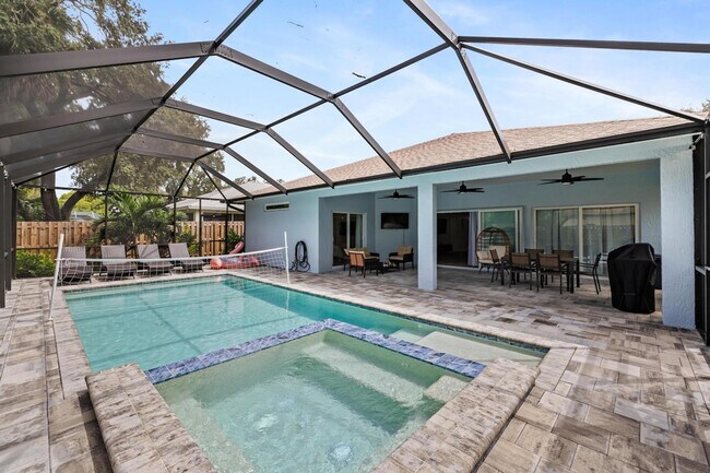 Building Photo - 4360 Iola Dr