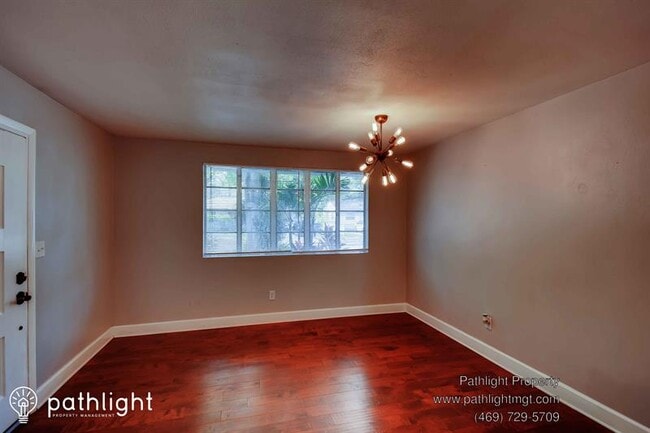 Building Photo - 1020 E Fern St