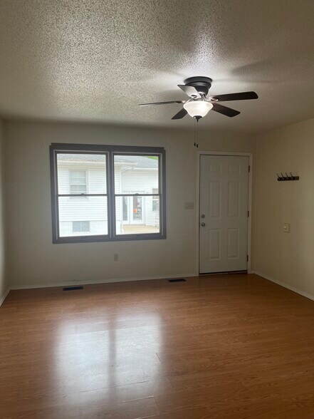 Building Photo - 312 Linden