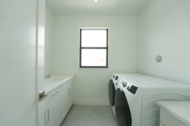 Building Photo - 9099 Silver Marsh Ln