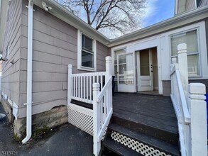 Building Photo - 81 Monroe Pl