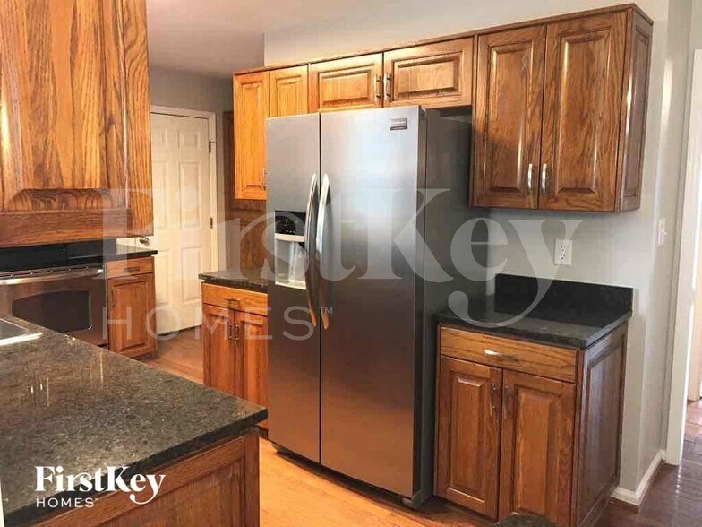 Building Photo - 3220 Ivy Creek Rd