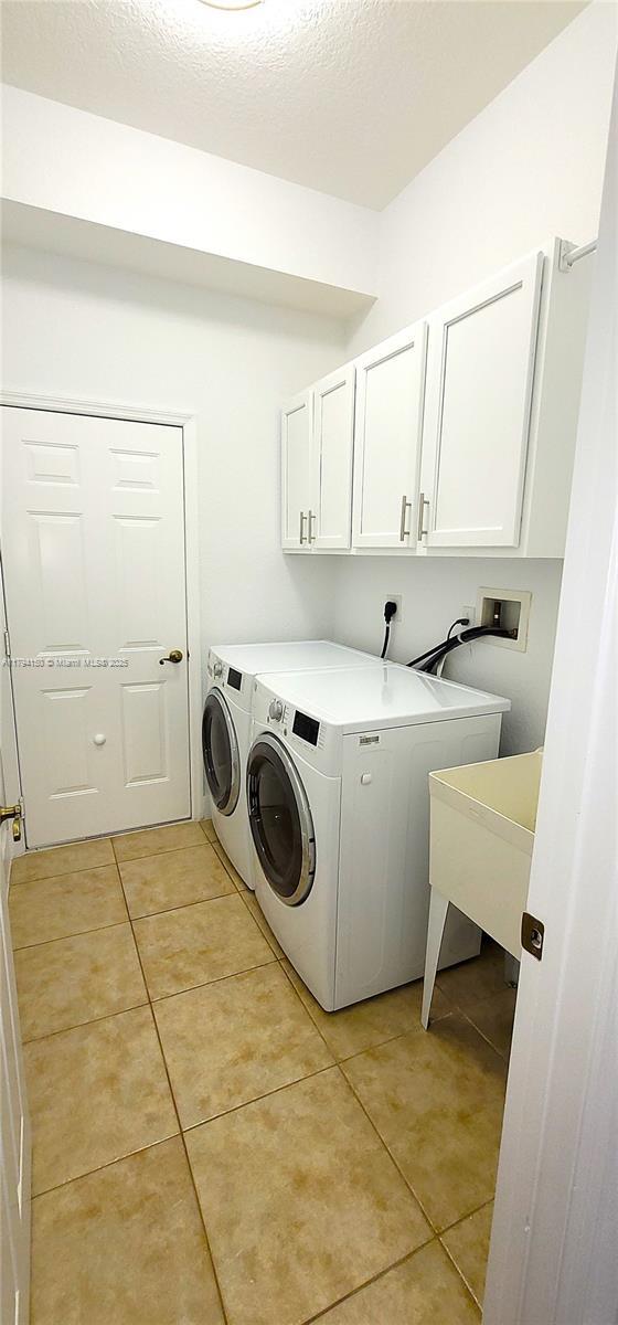 Building Photo - 4451 Laurel Pl