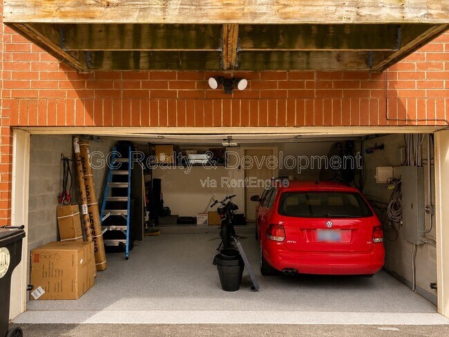Building Photo - 2503 S Calumet Ave