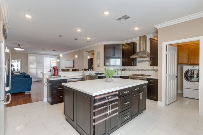 Building Photo - Fully Furnished Single-Story Gem in Peacef...