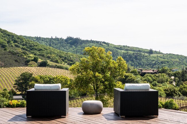 Building Photo - 452 Chestnut Ave