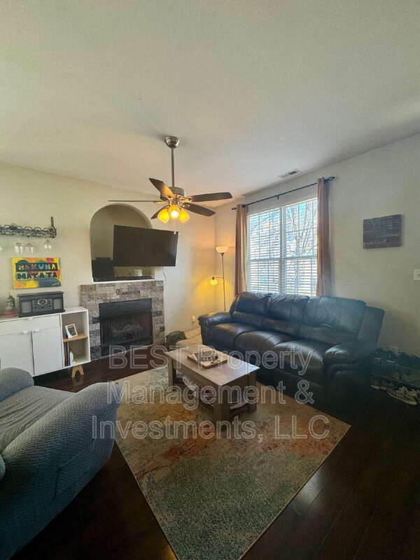 Building Photo - 8130 Kings Creek Dr