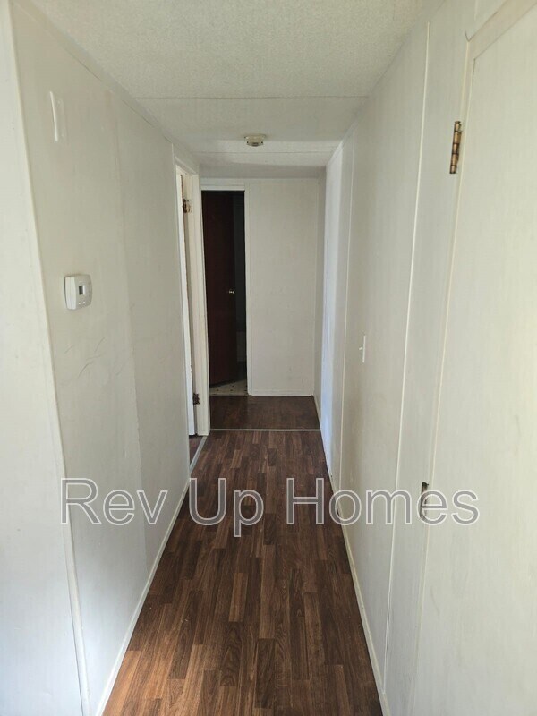 Building Photo - 123 Fred Dr