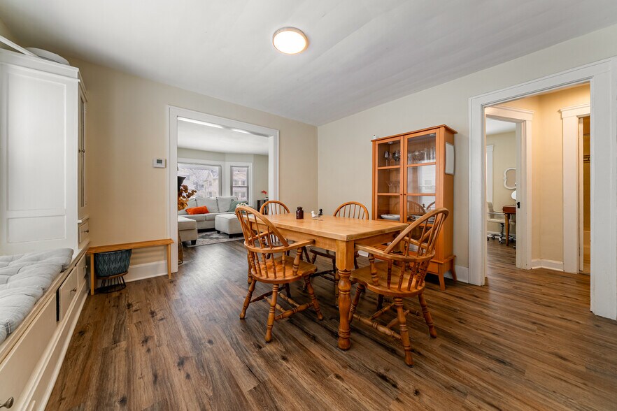 Building Photo - 2167 Carabel Ave