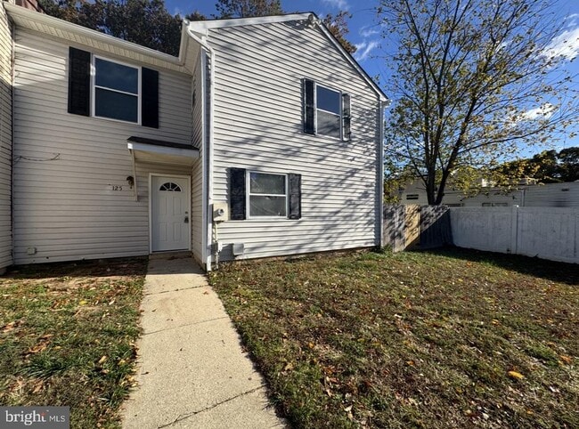 Building Photo - 125 Hampshire Rd