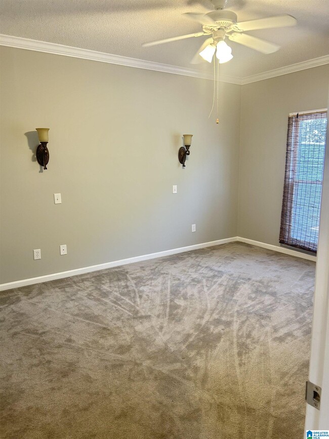 Building Photo - 2212 Ascot Ln